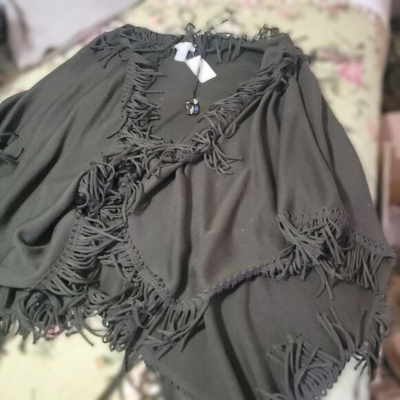 COLDWATER CREEK Fringe Knit Wrap Shawl Sage Green Cape Poncho One Size Brand NEW - Picture 14 of 16